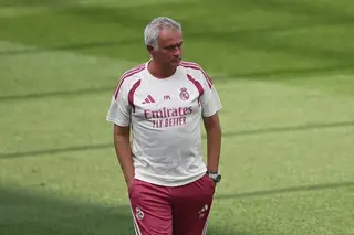 انقسام داخلي وبديل جاهز.. هل يطيح بيريز بـ مورينيو من ريال مدريد؟ 18 أكتوبر 2026 08:45 م